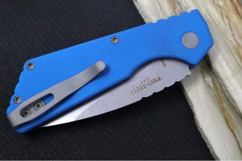 Pro Tech Strider PT+ Auto - Blue Anodized Aluminum Handle / Stonewash Finish / CPM-Magnacut Steel PT201-BLUE 4 Pro Tech Strider PT+ Auto - Blue Anodized Aluminum Handle / Stonewash Finish / CPM-Magnacut Steel PT201-BLUE - Image 4